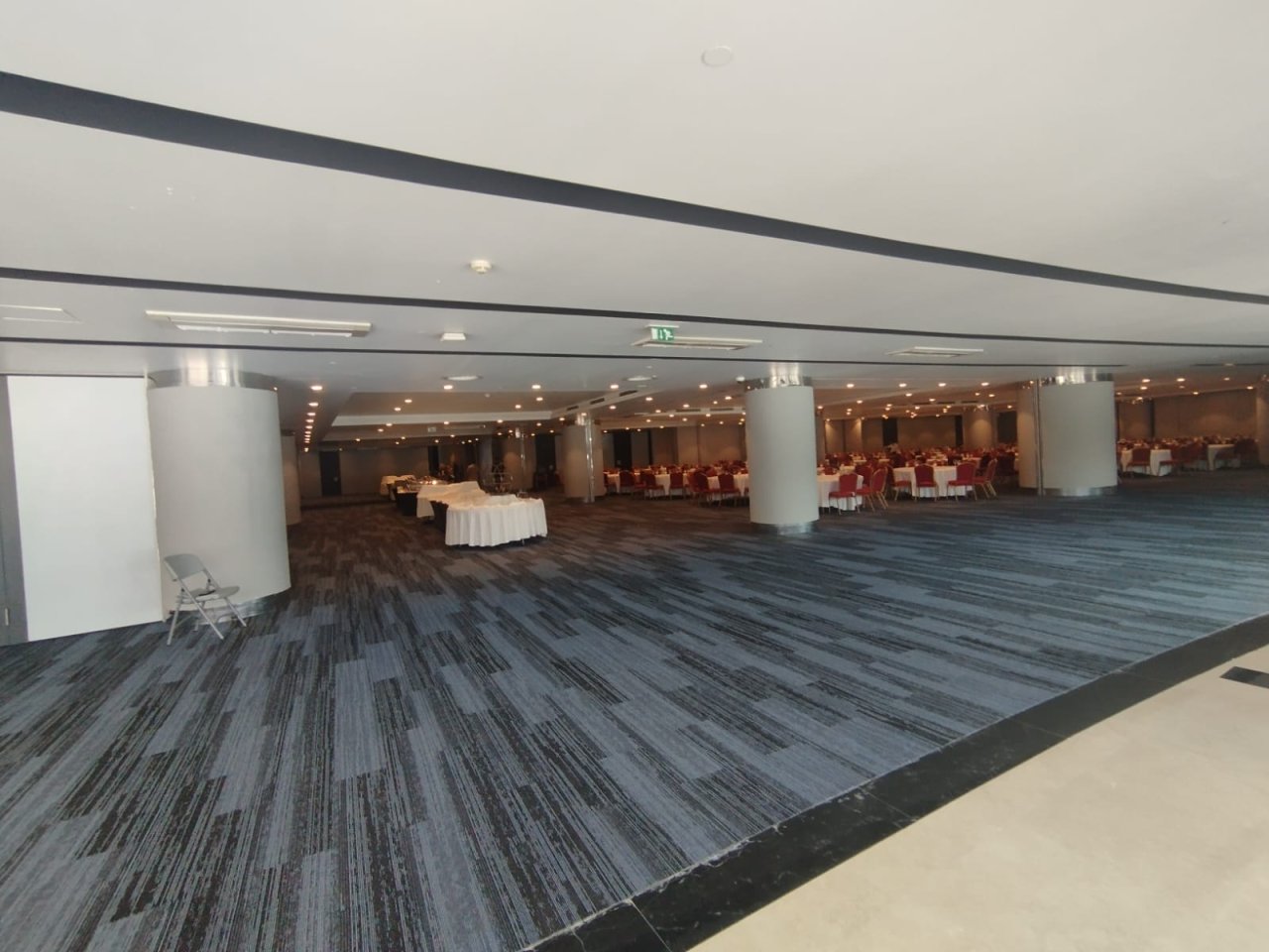 Bölünebilir salon, boş düzen